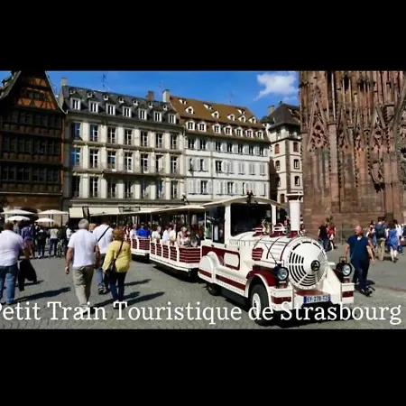 3 Pieces A 10 Minutes Du Celebre Marche De Noel De Strasbourg *