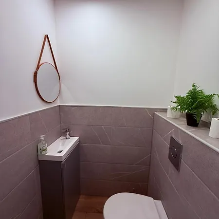 3 Pieces A 10 Minutes Du Celebre Marche De Noel De Strasbourg Apartmán