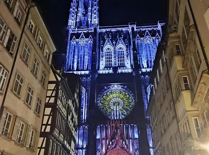 3 Pieces A 10 Minutes Du Celebre Marche De Noel De Strasbourg
