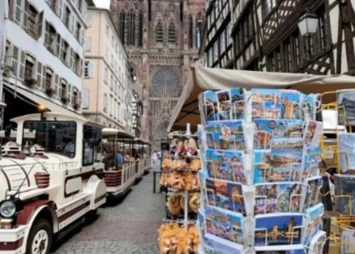3 Pieces A 10 Minutes Du Celebre Marche De Noel De Strasbourg